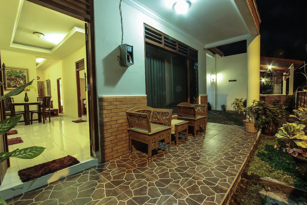 Griya Langen Guesthouse Yogyakarta Exteriér fotografie